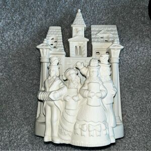 PartyLite White Holiday Carolers Tea-light candle holder